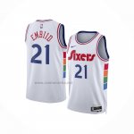 Camiseta Philadelphia 76ers Joel Embiid #21 Ciudad 2024-25 Blanco