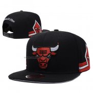 Gorra Chicago Bulls Adjustable Mitchell & Ness Rojo Negro