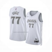 Camiseta Dallas Mavericks Luka Doncic #77 Ciudad 2024-25 Blanco