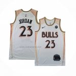 Camiseta Chicago Bulls Michael Jordan #23 Ciudad 2024-25 Blanco