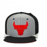 Gorra Chicago Bulls Mitchell & Ness Plata Gris