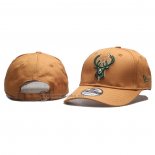 Gorra Milwaukee Bucks Adjustable 9TWENTY Bronce Claro