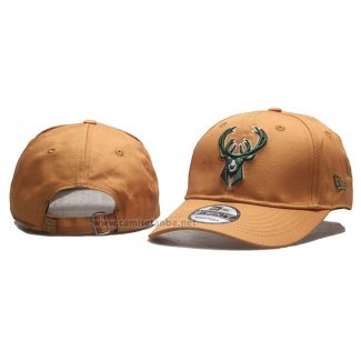 Gorra Milwaukee Bucks Adjustable 9TWENTY Bronce Claro